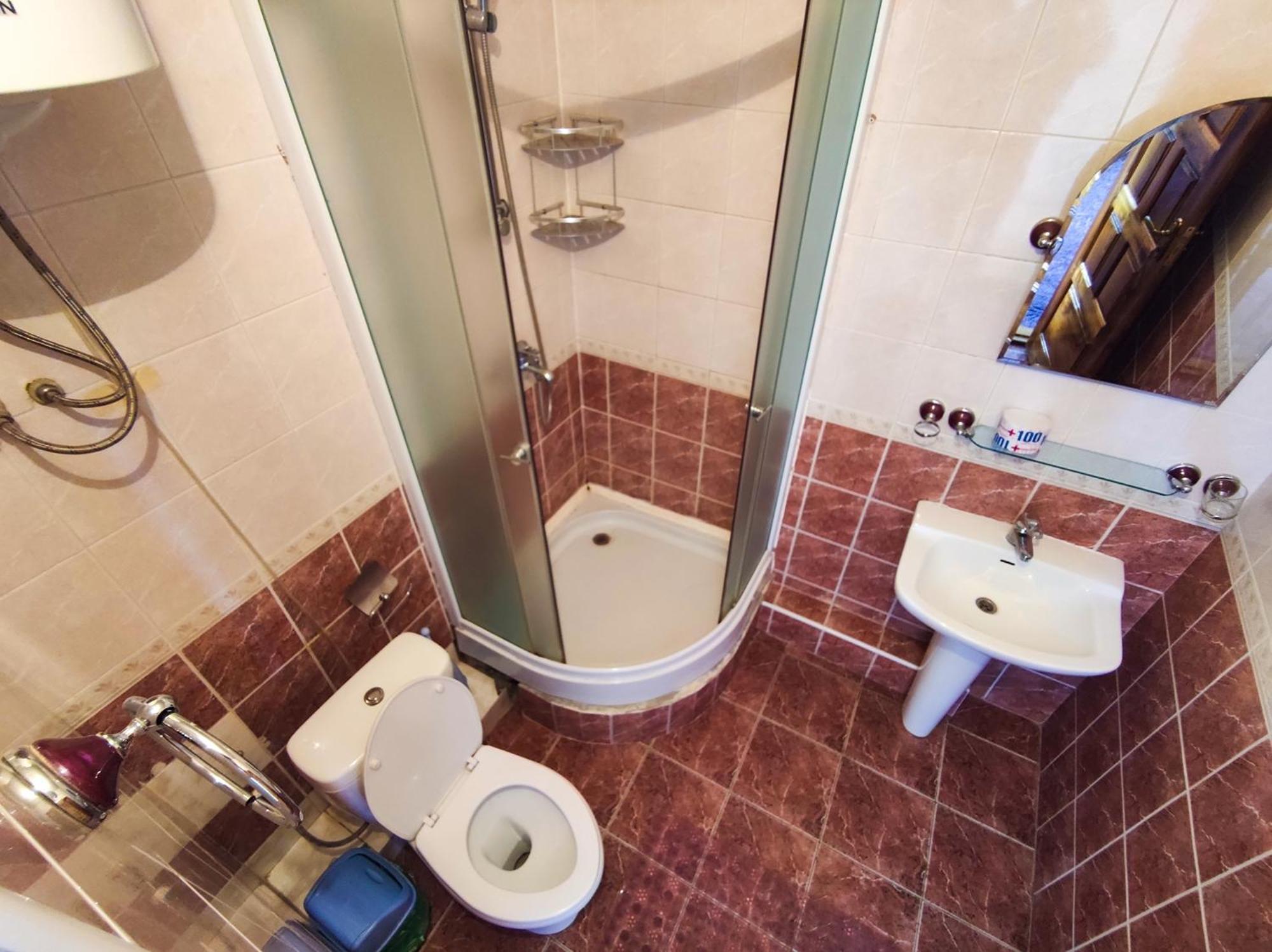 Адилет Hotel Cholponata Buitenkant foto