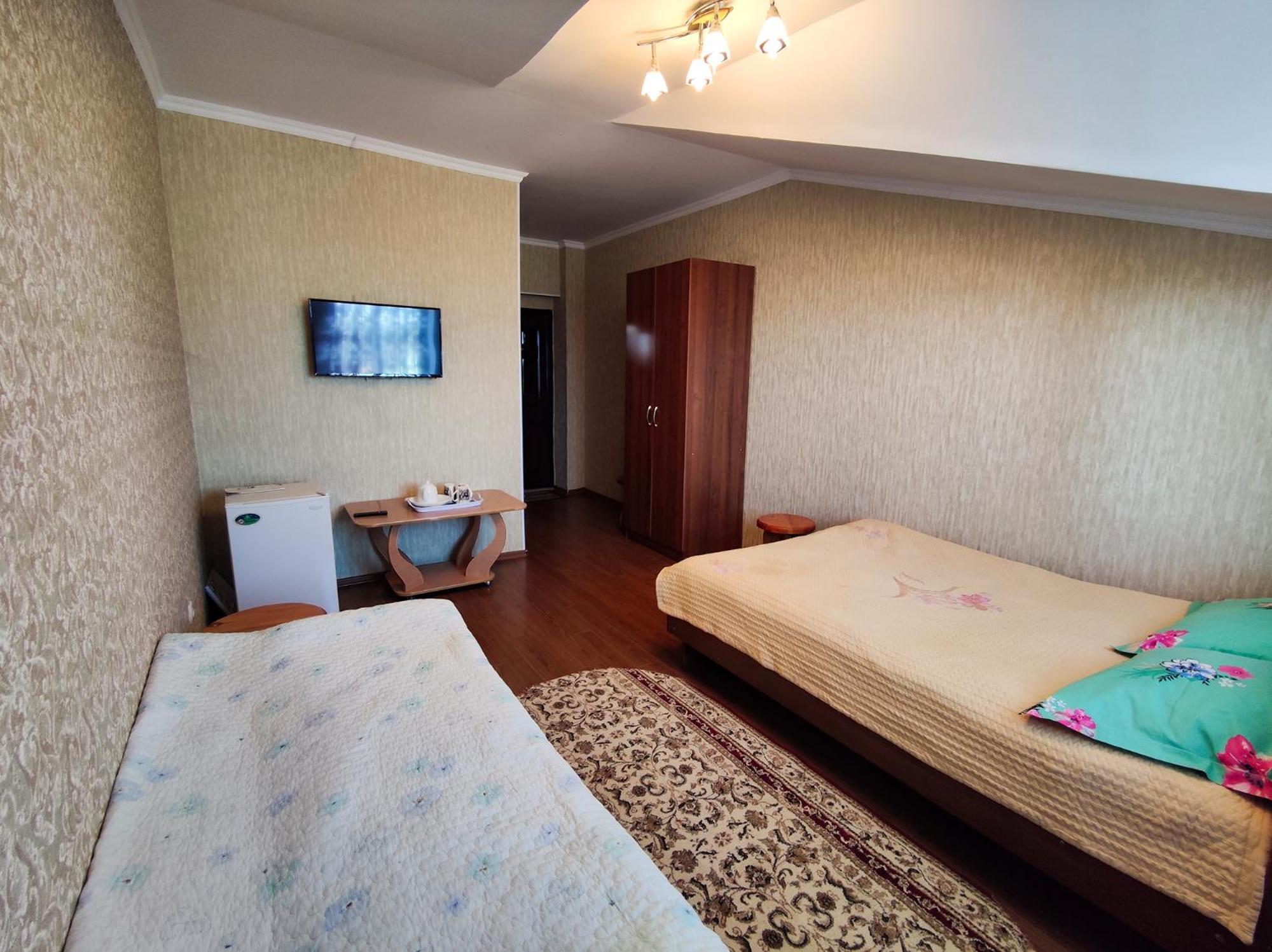 Адилет Hotel Cholponata Buitenkant foto