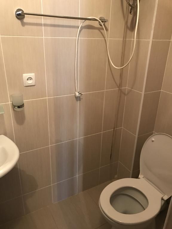 Адилет Hotel Cholponata Buitenkant foto