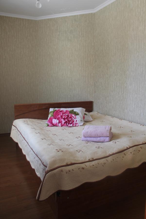 Адилет Hotel Cholponata Buitenkant foto