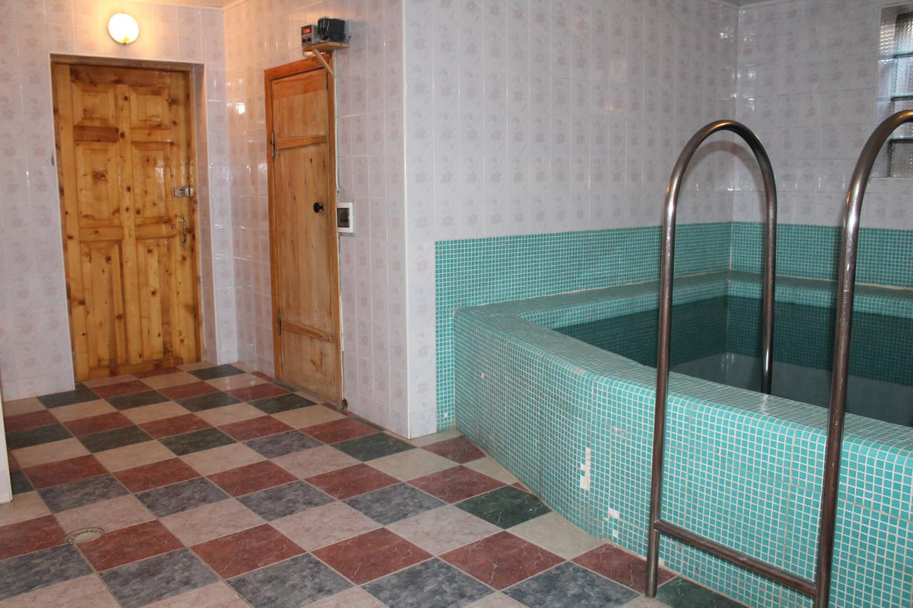 Адилет Hotel Cholponata Buitenkant foto