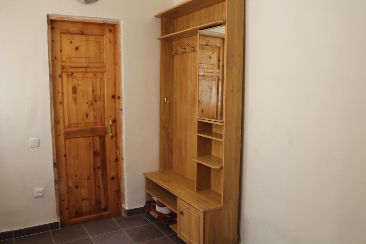 Адилет Hotel Cholponata Buitenkant foto